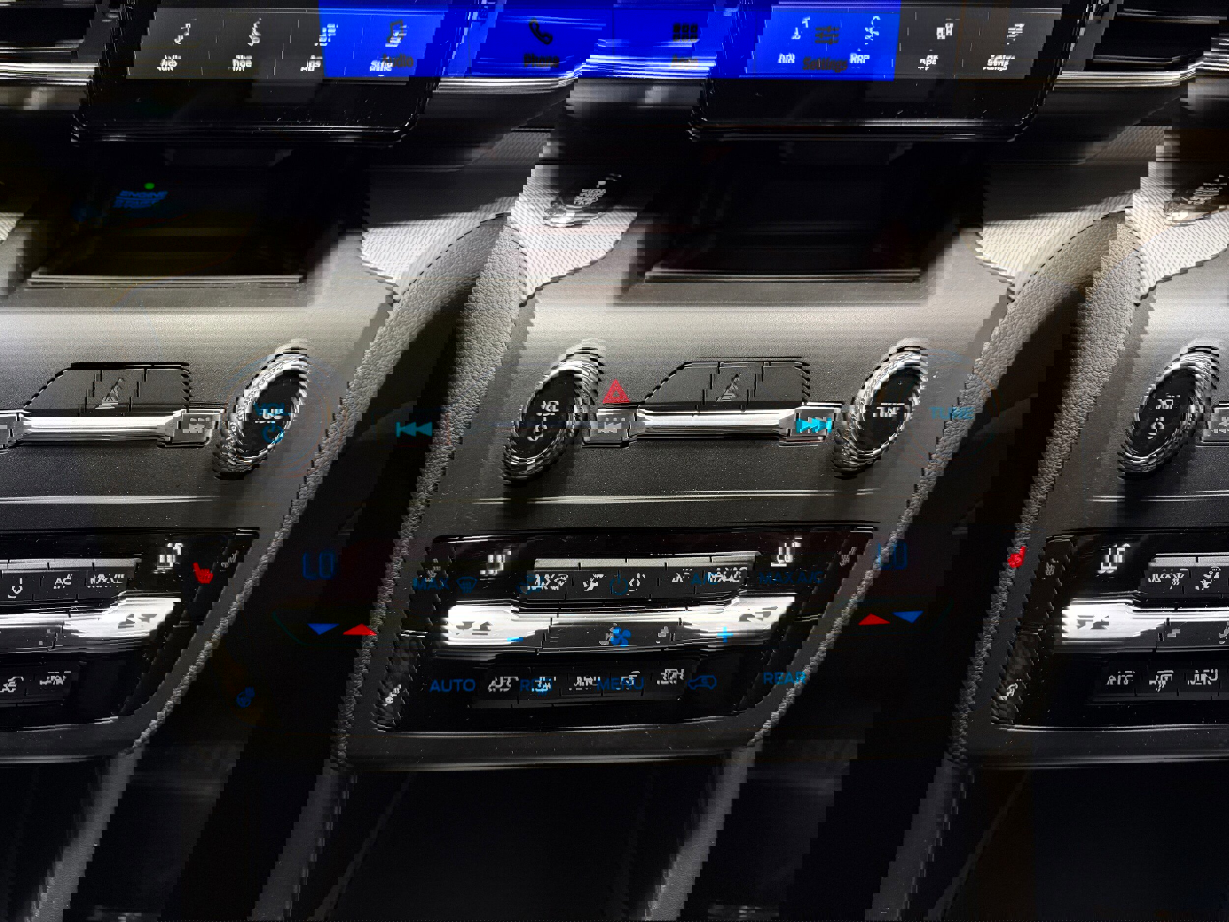 Certified 2020 Ford Explorer XLT w/ Equipment Group 202A image 27