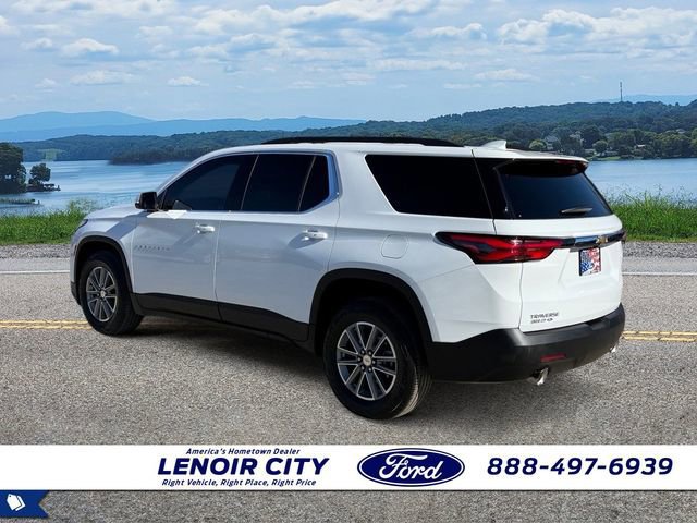 Used 2023 Chevrolet Traverse LT image 3