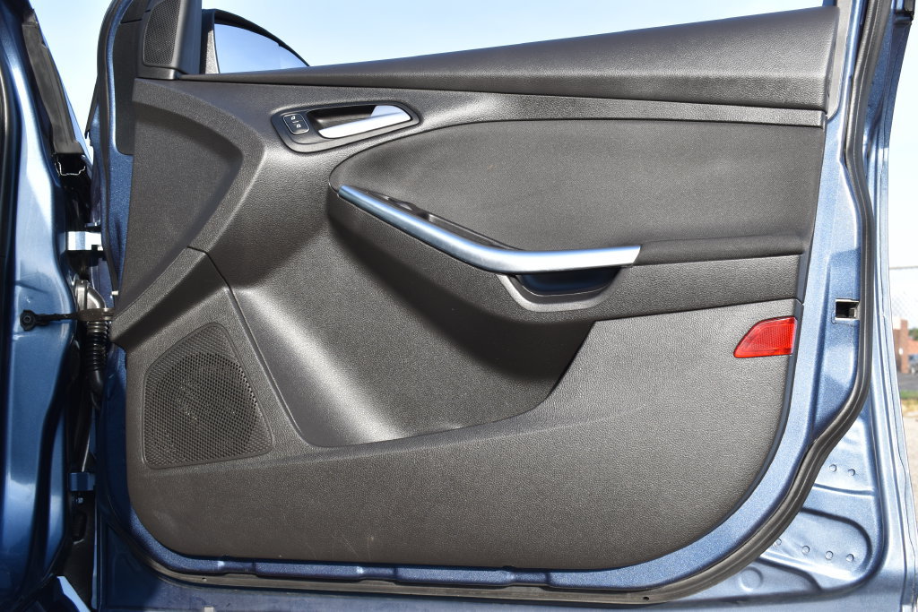 Certified 2018 Ford Focus ST FWD image 35