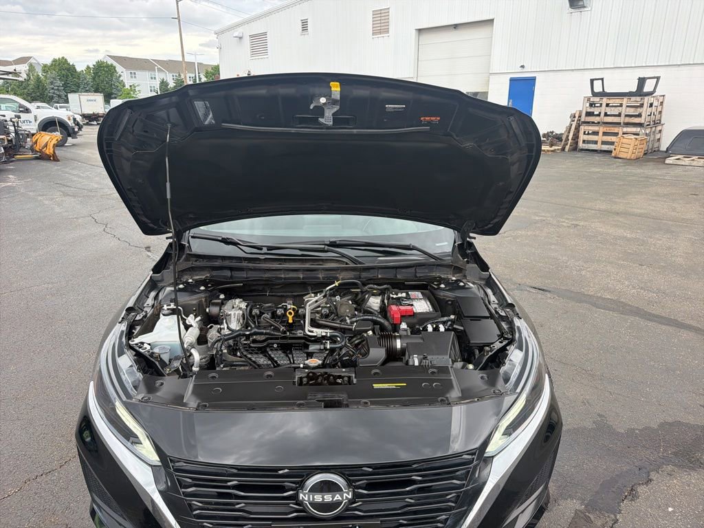 Used 2025 Nissan Altima 2.5 SV FWD image 31