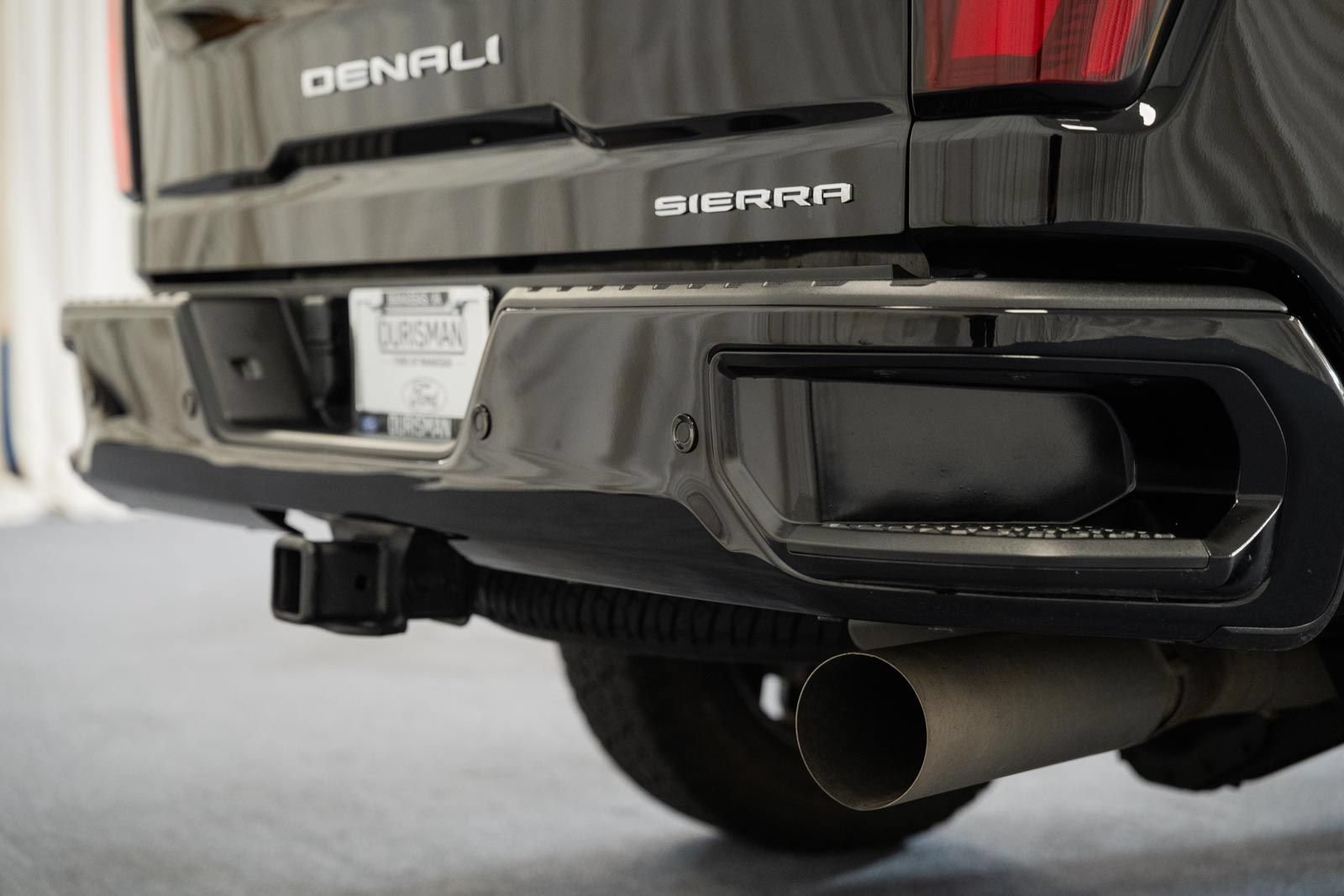 Used 2024 GMC Sierra 2500 Denali AWD/4WD image 6