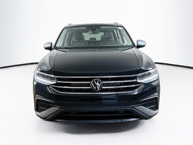 Used 2024 Volkswagen Tiguan Wolfsburg Edition AWD/4WD image 2