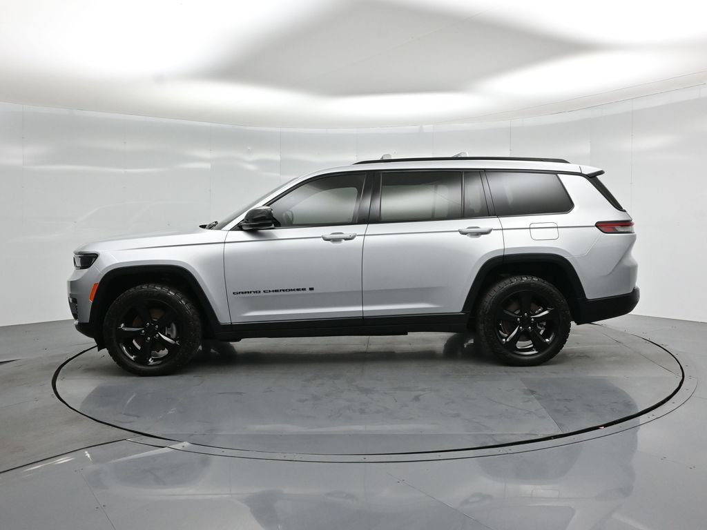 Used 2021 Jeep Grand Cherokee L Laredo AWD/4WD image 26