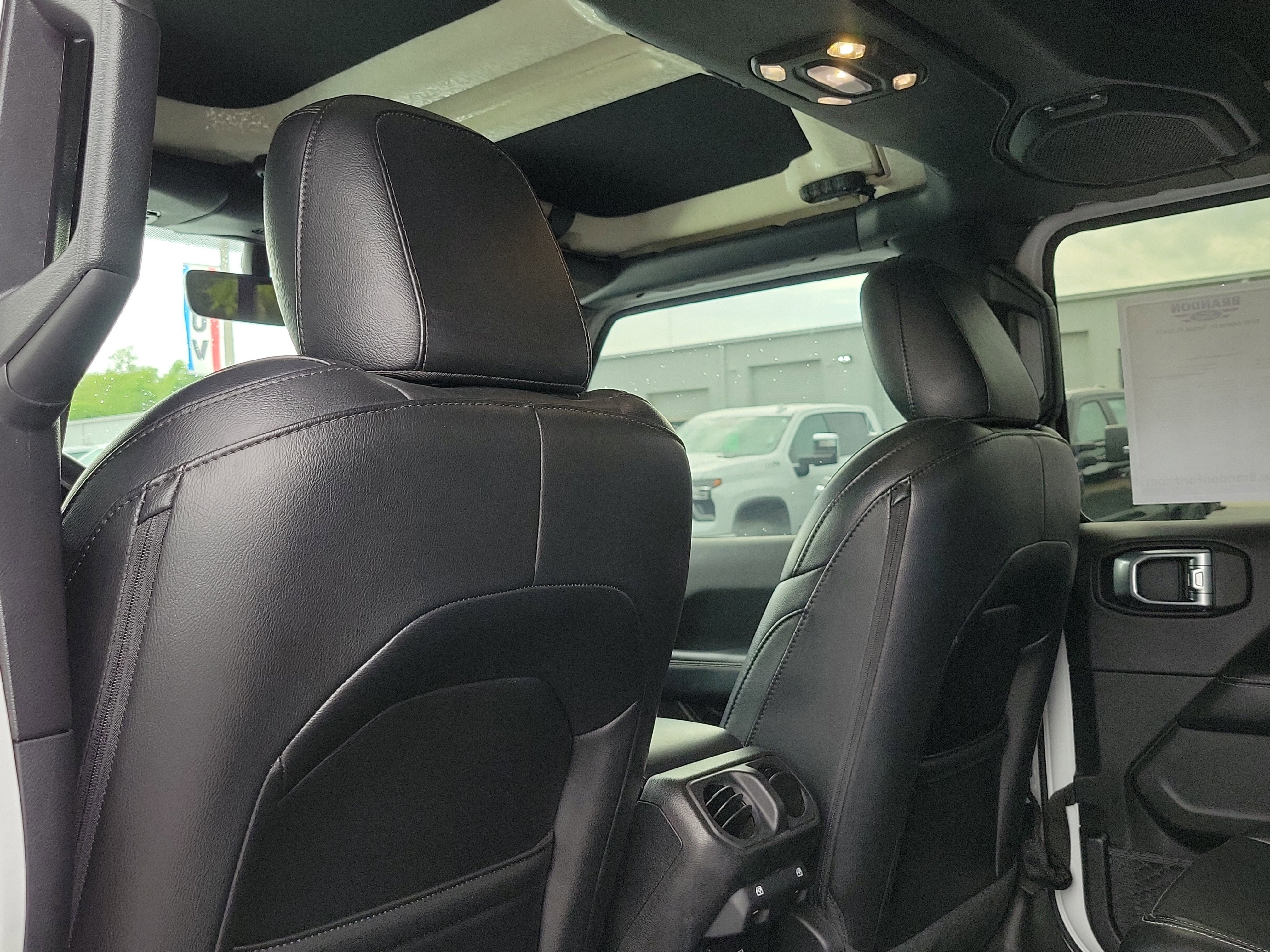 Used 2020 Jeep Gladiator Overland image 14