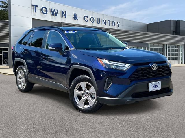 Used 2025 Toyota RAV4 XLE FWD image 1