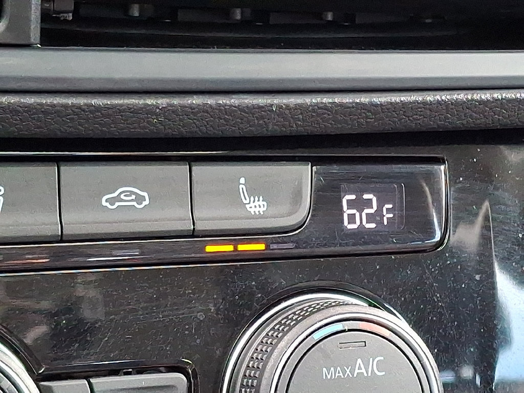 Used 2023 Volkswagen Jetta SE FWD image 24
