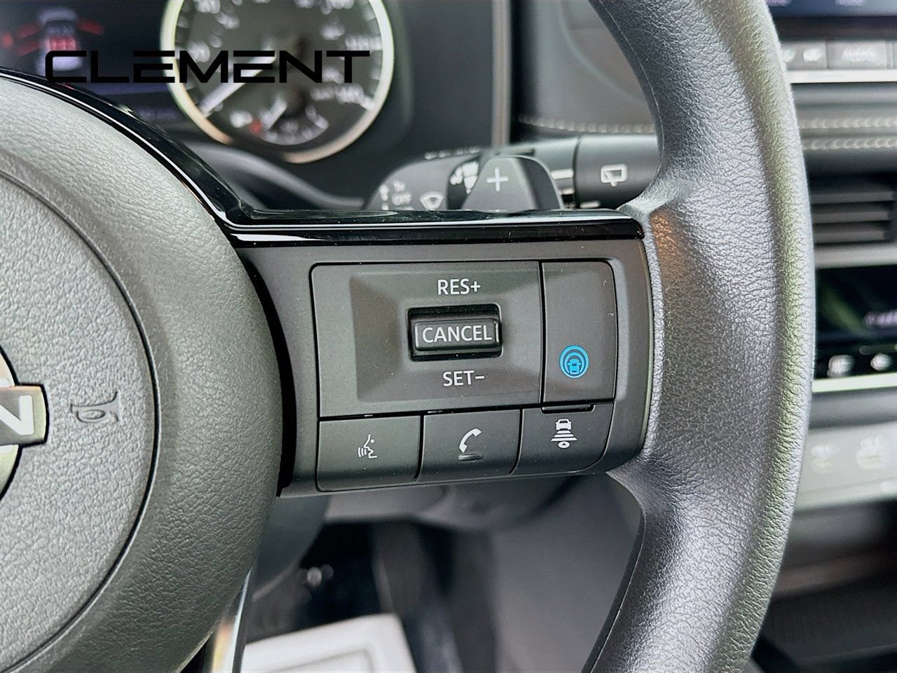 Used 2023 Nissan Rogue SV FWD image 17