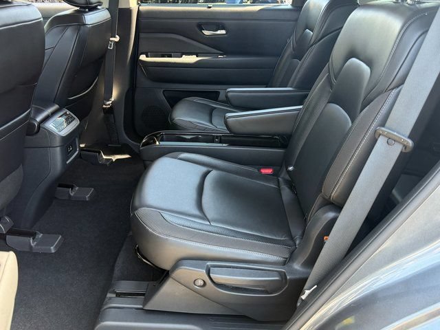 Used 2022 Nissan Pathfinder SL w/ SL Premium Package AWD/4WD image 8