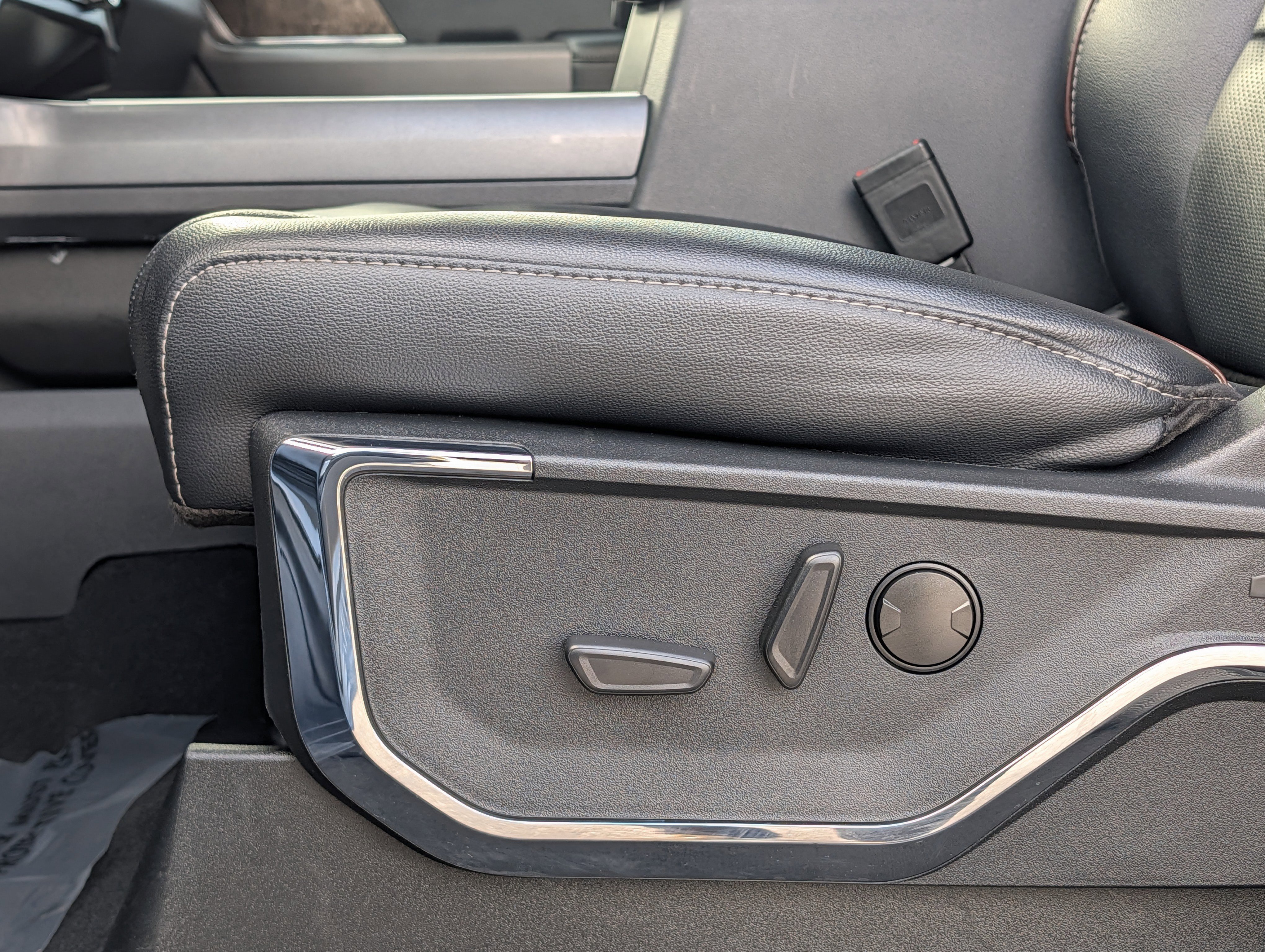 Certified 2024 Ford F350 Lariat w/ Lariat Ultimate Package image 23