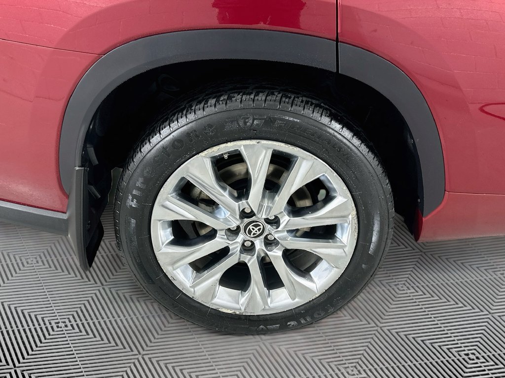 Used 2021 Toyota Highlander Limited AWD/4WD image 30