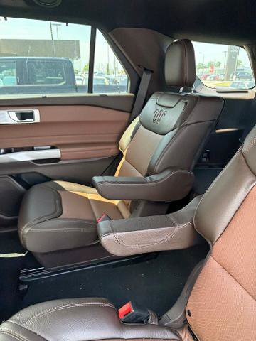 Certified 2024 Ford Explorer King Ranch w/ Technology Package AWD/4WD image 19