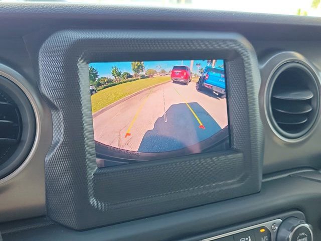 Used 2022 Jeep Wrangler Sport image 27