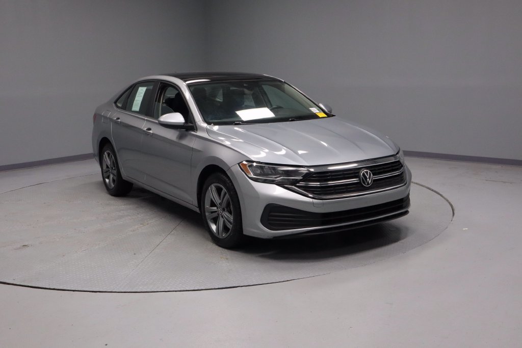 Used 2024 Volkswagen Jetta SE FWD image 1