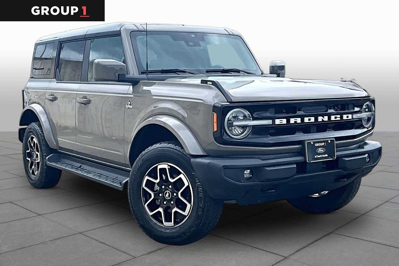 Certified 2025 Ford Bronco Outer Banks AWD/4WD image 1