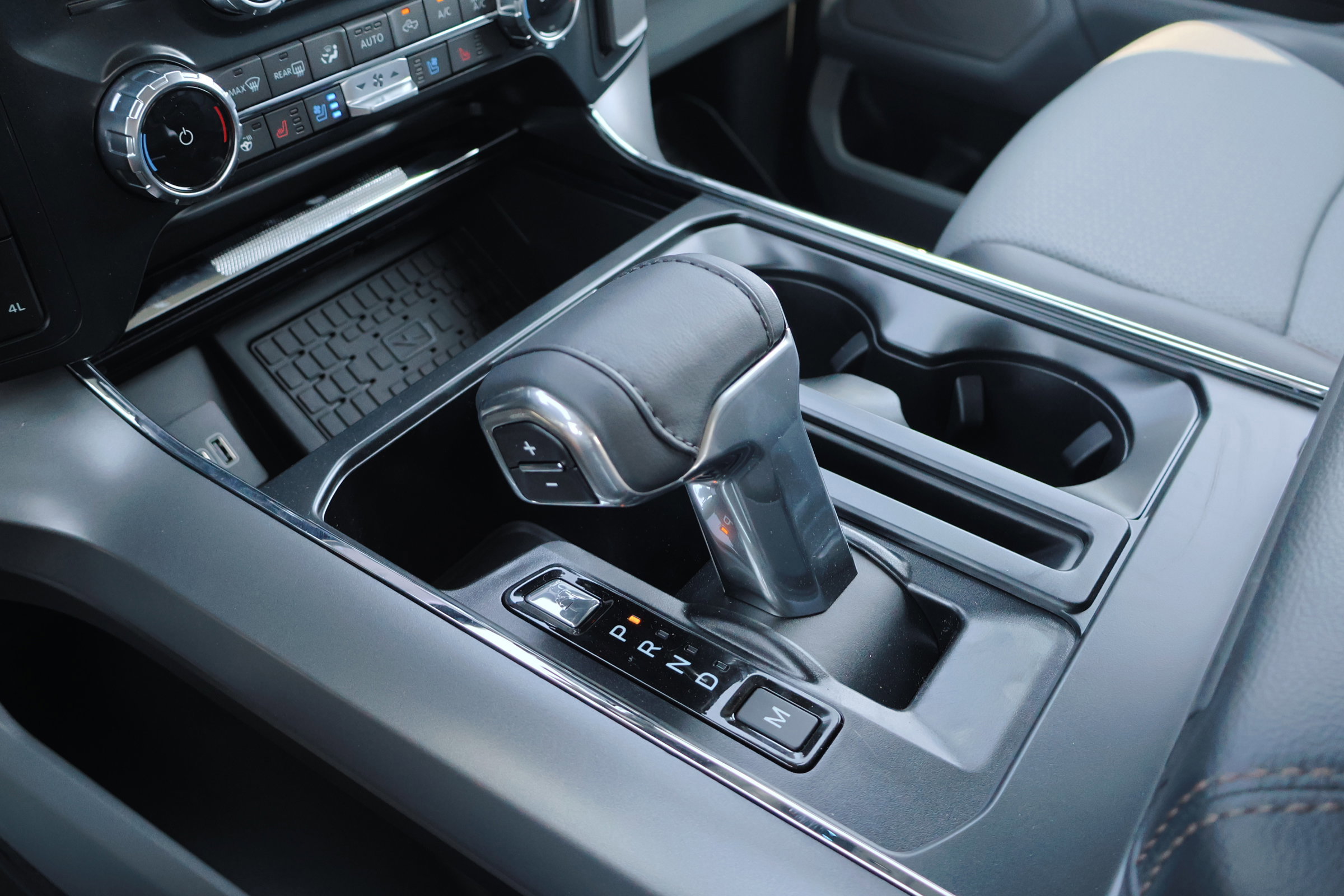 Certified 2025 Ford F150 Lariat w/ Equipment Group 501A Mid image 28