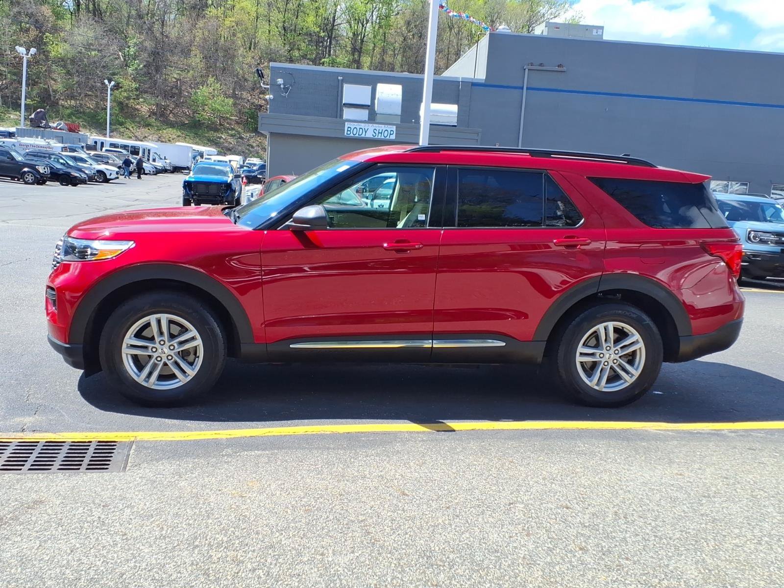 Certified 2024 Ford Explorer XLT AWD/4WD image 5