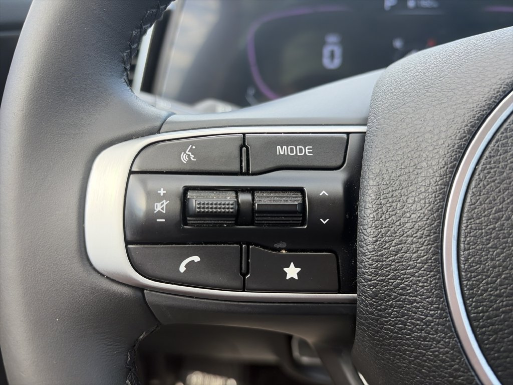 Used 2025 Kia Sportage EX w/ Premium Package FWD image 20