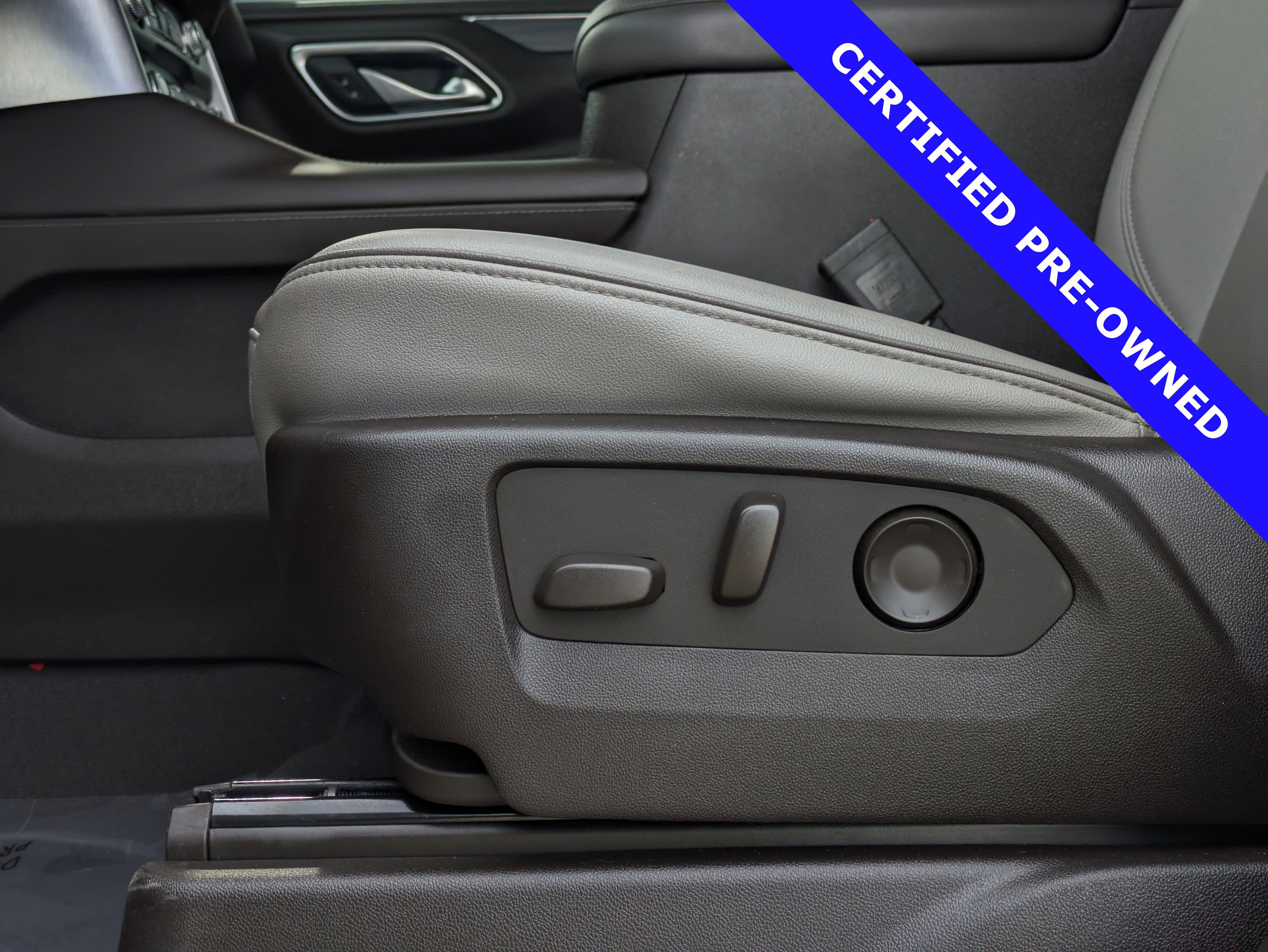 Used 2023 GMC Yukon SLT w/ SLT Luxury Package image 24