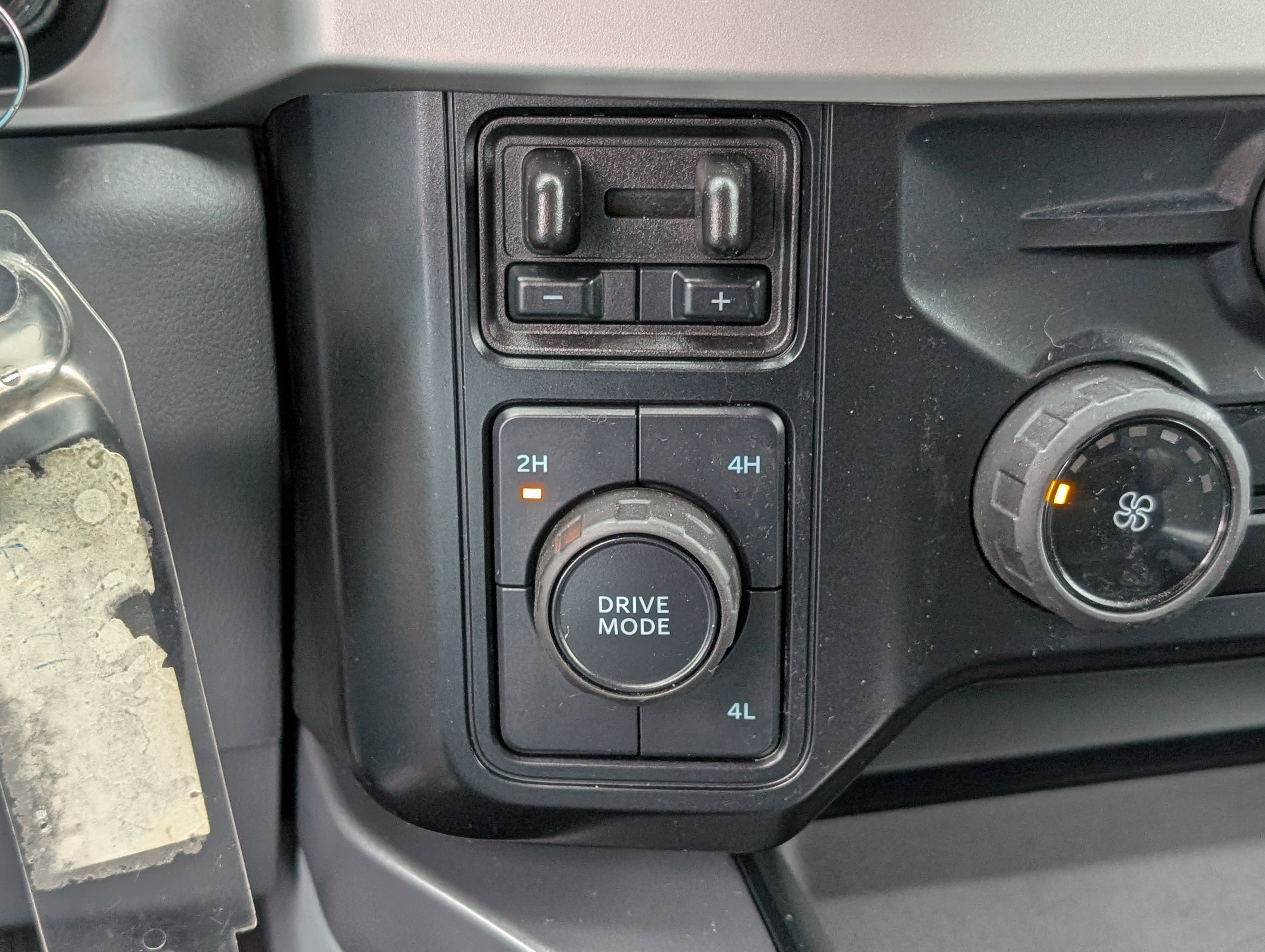 Certified 2024 Ford F350 XLT image 26