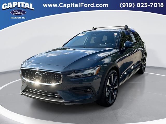 Used 2024 Volvo V60 B5 Cross Country Ultimate AWD/4WD image 1