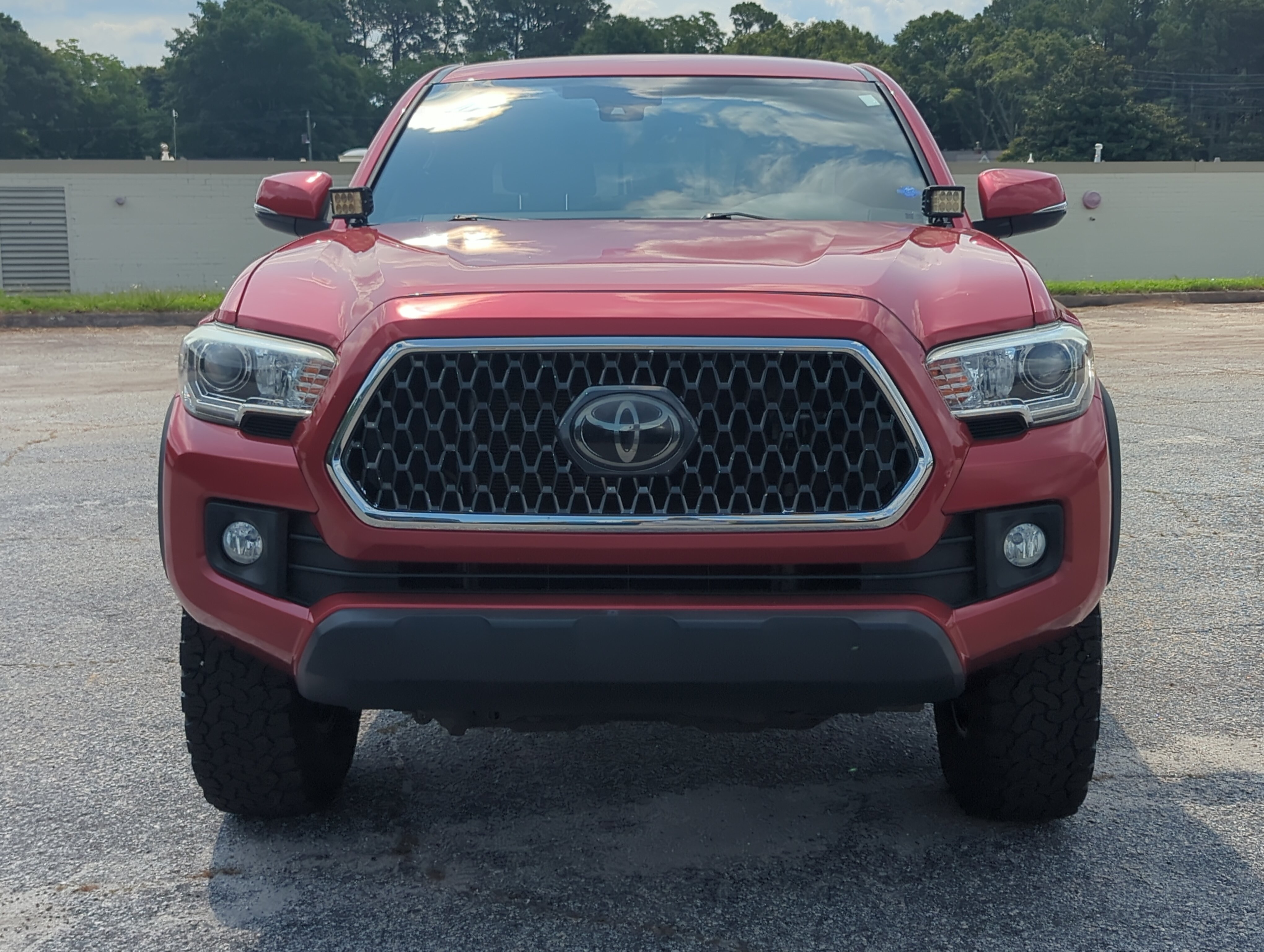 Used 2018 Toyota Tacoma TRD Off-Road AWD/4WD image 7