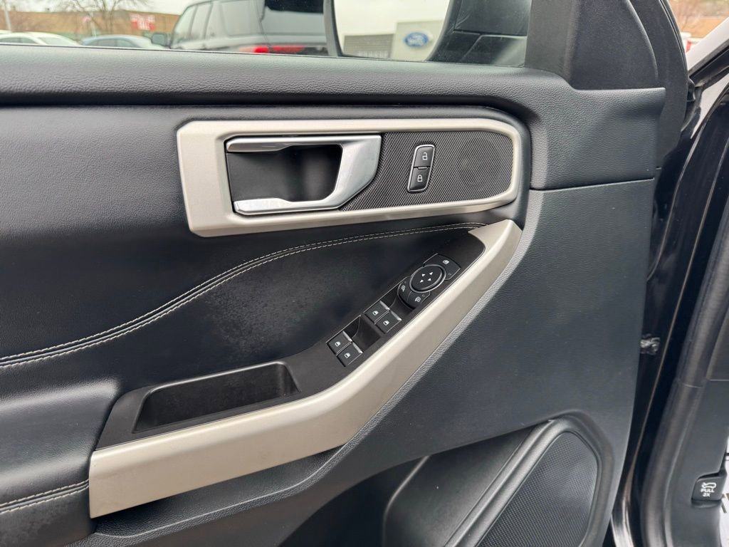 Certified 2022 Ford Explorer XLT image 15