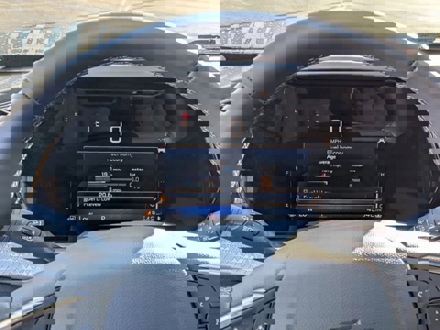 Used 2025 Chevrolet Trax LT w/ Driver Confidence Package image 19