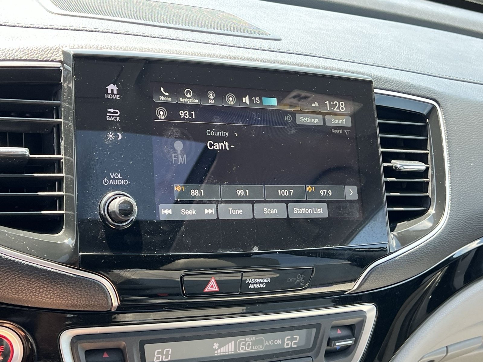 Used 2019 Honda Pilot Touring image 18