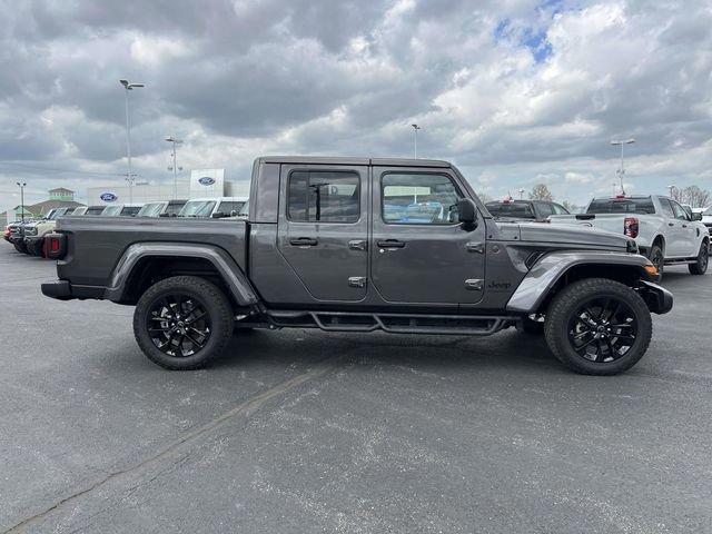 Used 2025 Jeep Gladiator Sport AWD/4WD image 2