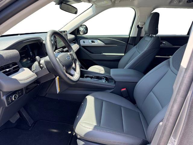 Certified 2025 Ford Explorer Active w/ Active Comfort Package RWD image 9