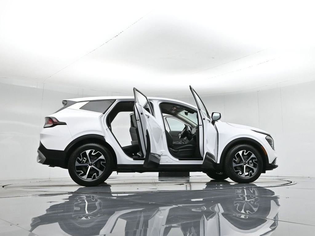 Used 2024 Kia Sportage EX image 8