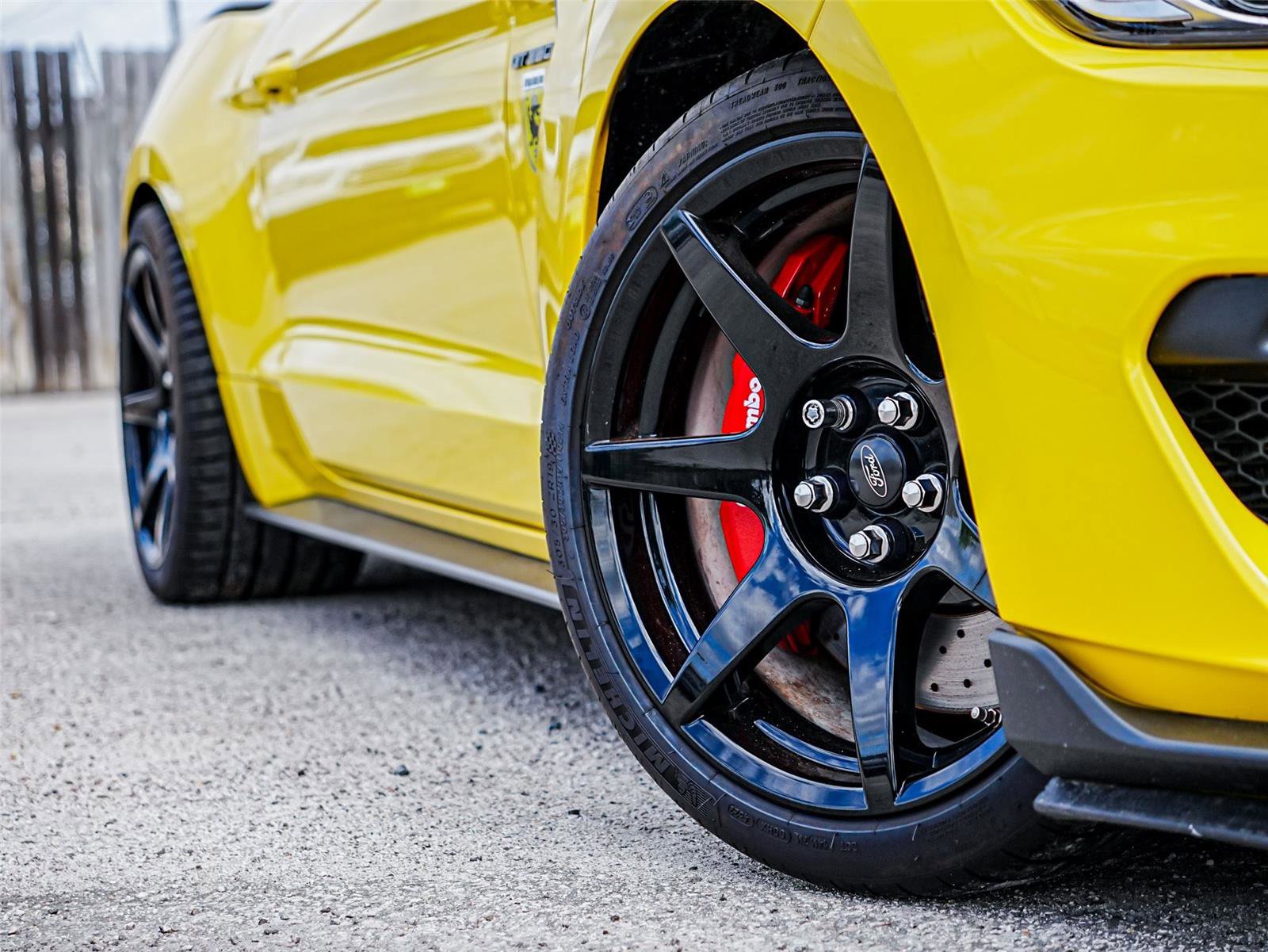 Certified 2017 Ford Mustang Shelby GT350R w/ GT350R Equipment Group 920A RWD image 2