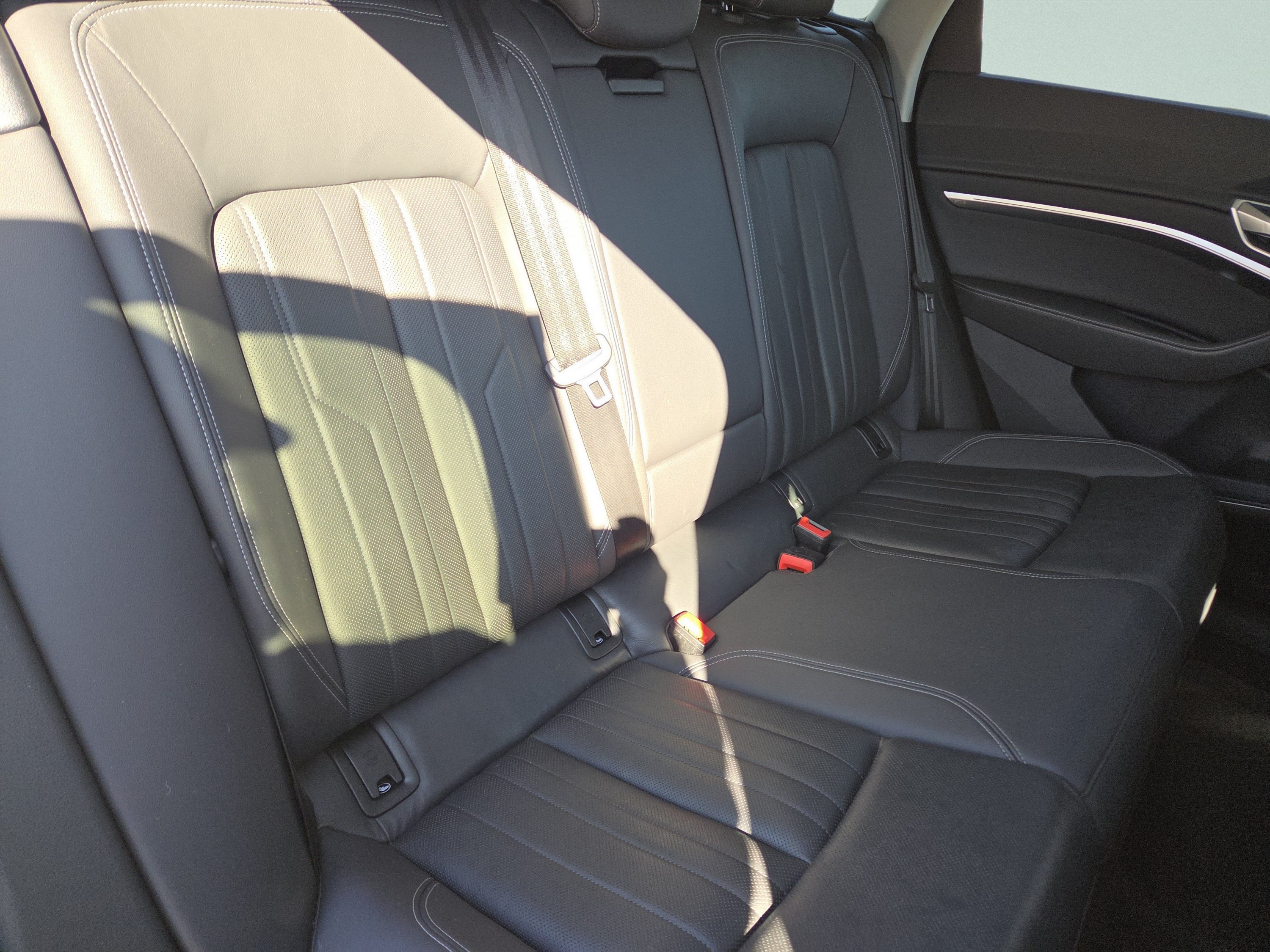 Used 2021 Audi e-tron Premium Plus w/ Premium Plus Package AWD/4WD image 5