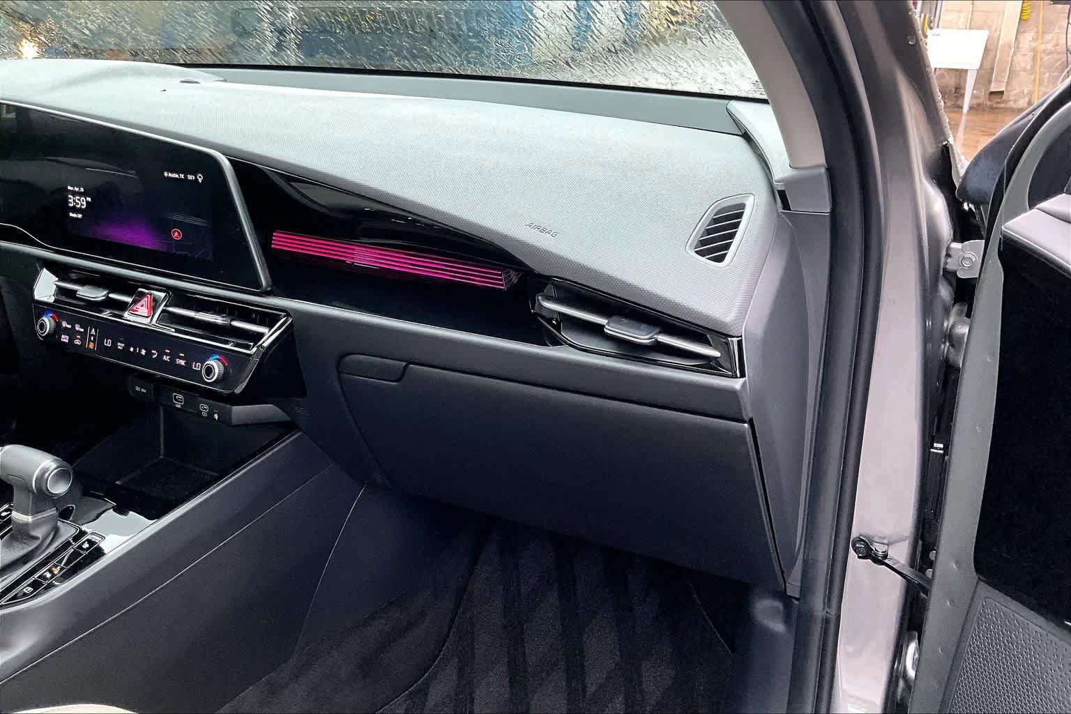 Used 2023 Kia Niro EX FWD image 19