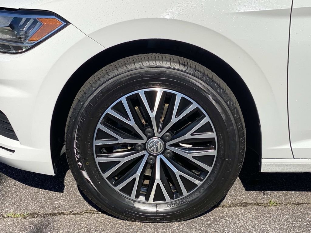 Used 2020 Volkswagen Jetta SE w/ SE Cold Weather Package FWD image 11