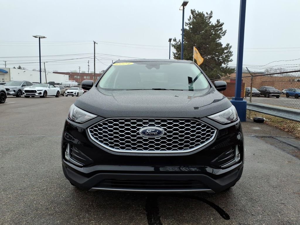 Certified 2024 Ford Edge SEL w/ Convenience Package AWD/4WD image 6