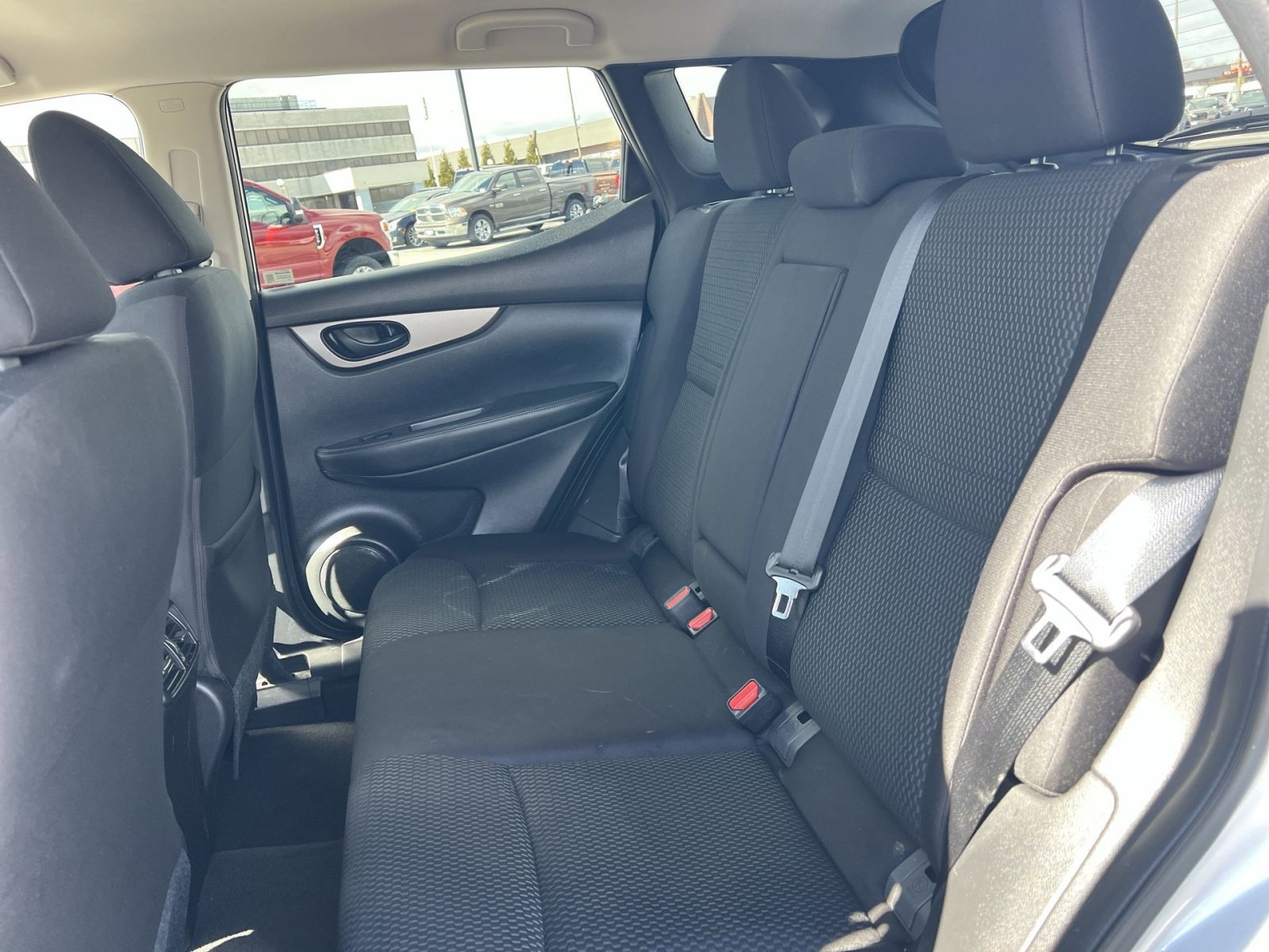 Used 2021 Nissan Rogue Sport S image 23