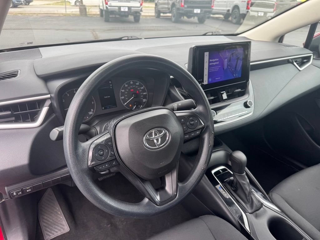 Used 2025 Toyota Corolla LE FWD image 7