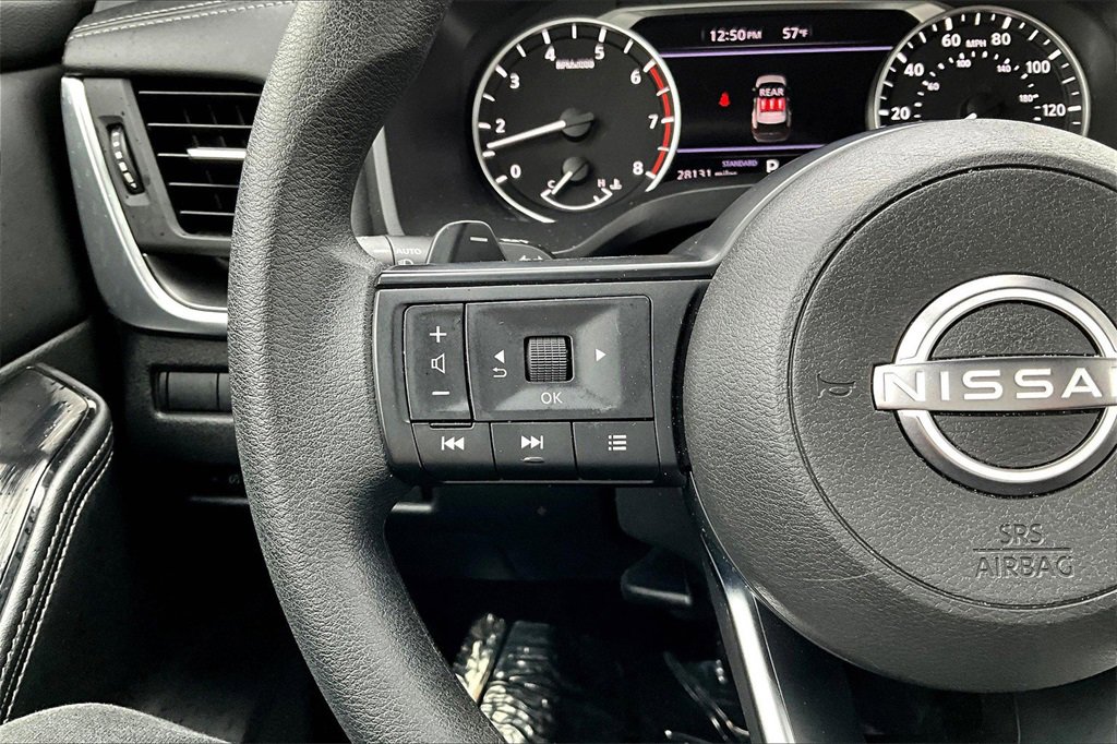 Used 2024 Nissan Rogue SV image 17