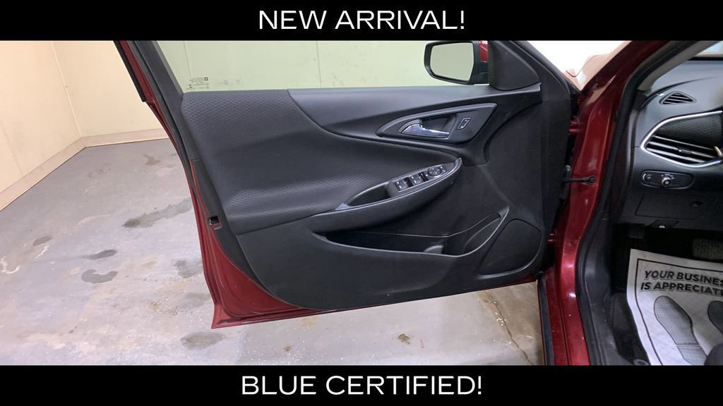 Used 2017 Chevrolet Malibu LT image 27