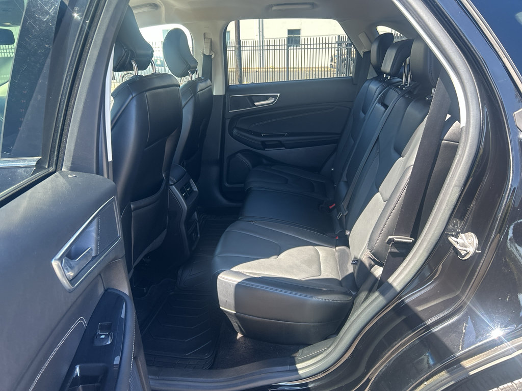 Certified 2018 Ford Edge Titanium w/ Ford Safe & Smart Package AWD/4WD image 31