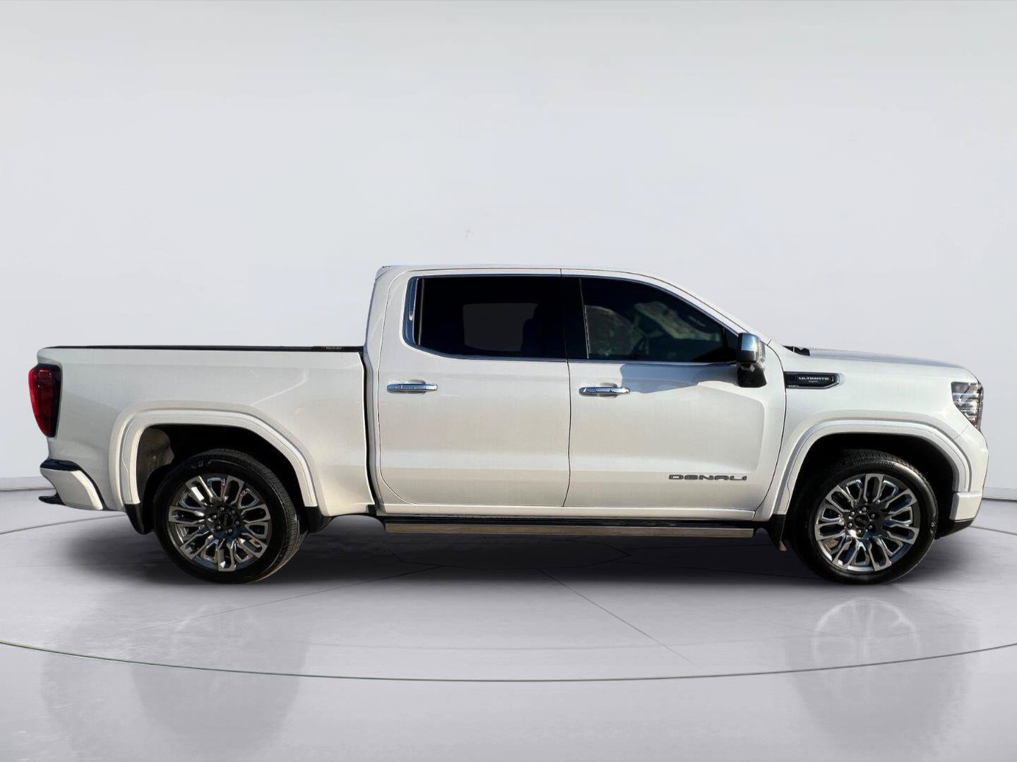 Used 2024 GMC Sierra 1500 Denali Ultimate AWD/4WD image 2