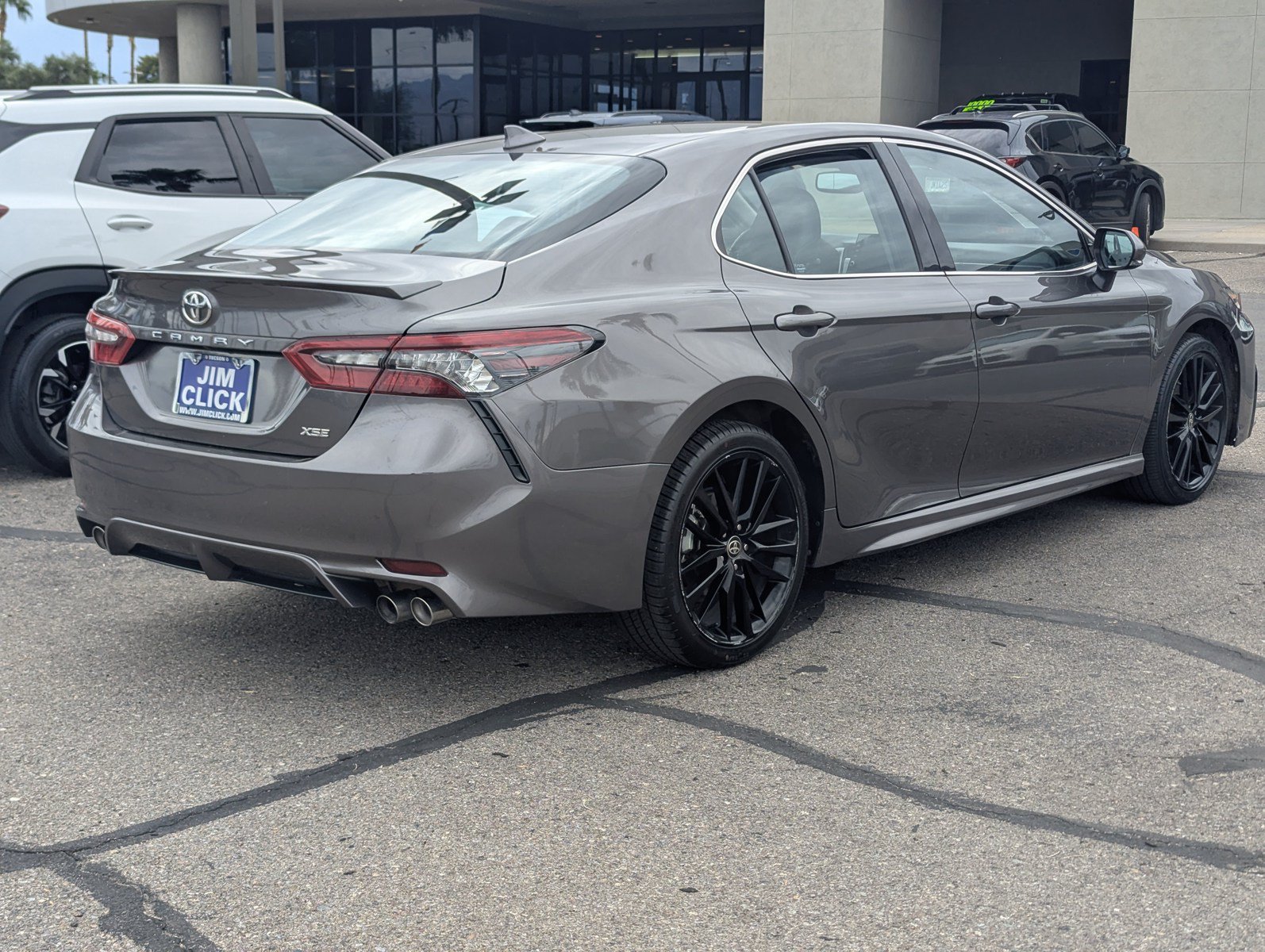 Used 2024 Toyota Camry XSE FWD image 2