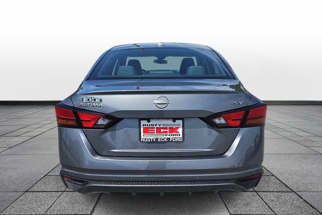 Used 2024 Nissan Altima 2.5 SV FWD image 6