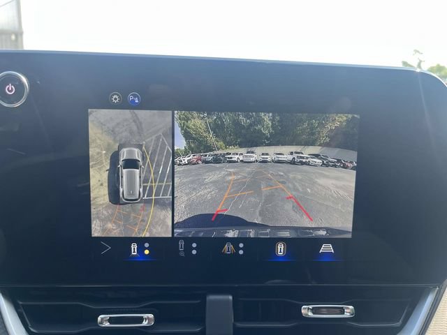 Used 2026 Chevrolet Equinox LT w/ Safety and Technology Package FWD image 30