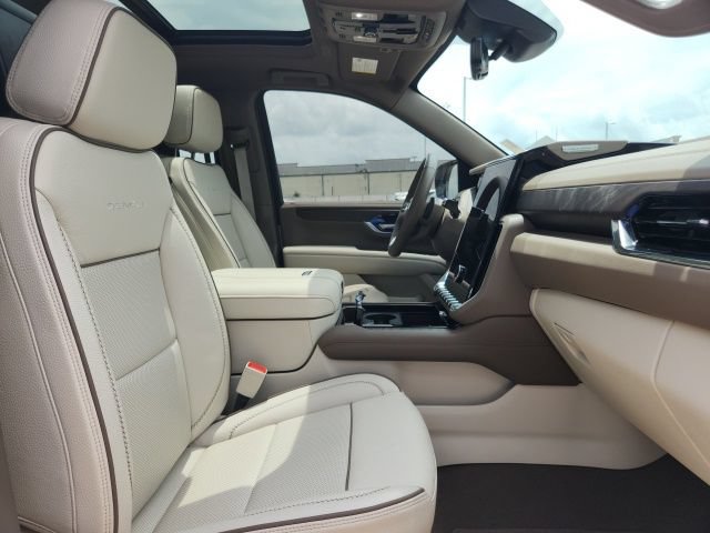 Used 2026 GMC Yukon Denali w/ Denali Reserve Package RWD image 14