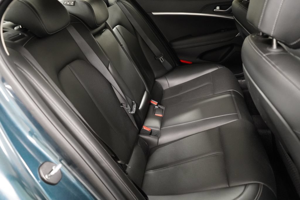 Used 2023 Genesis G70 2.0T AWD/4WD image 29