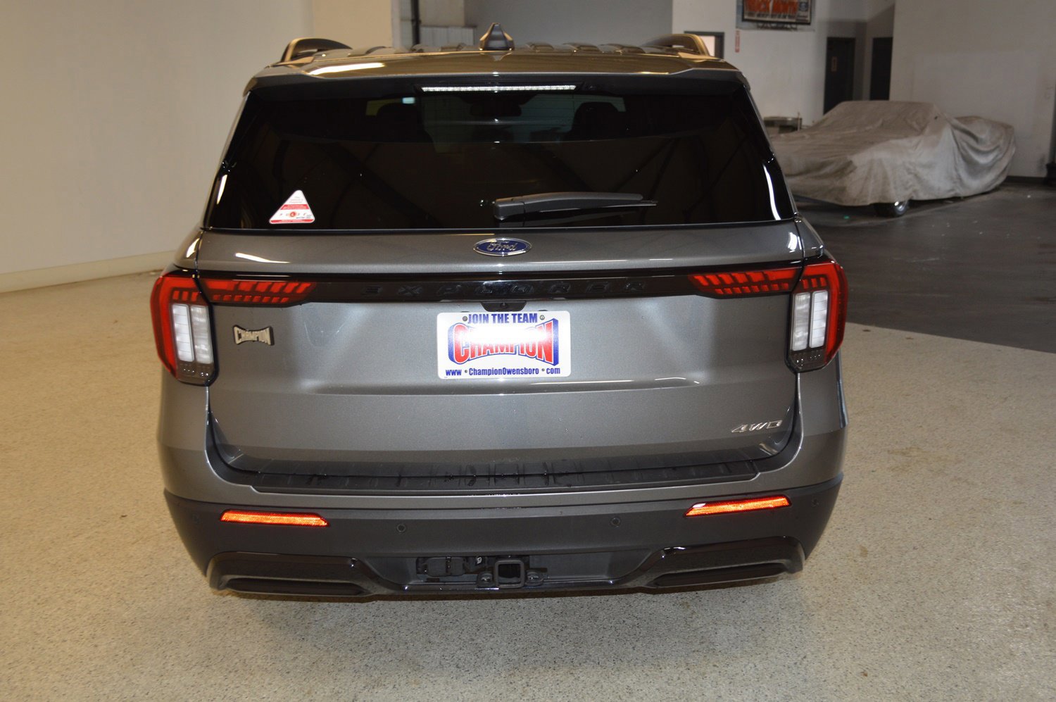 Certified 2025 Ford Explorer ST-Line image 4