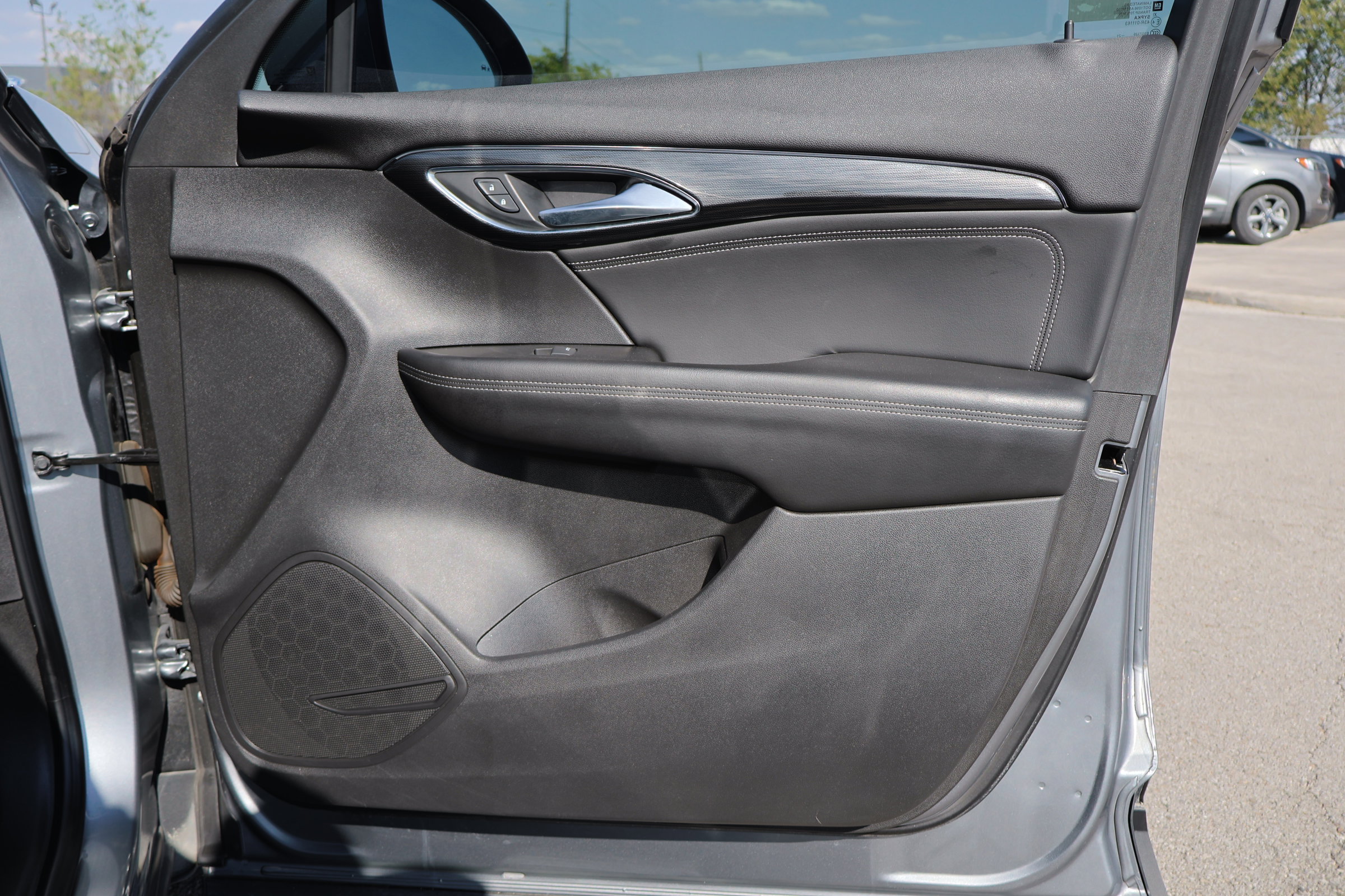 Used 2022 Buick Envision Essence w/ Safety Package image 45