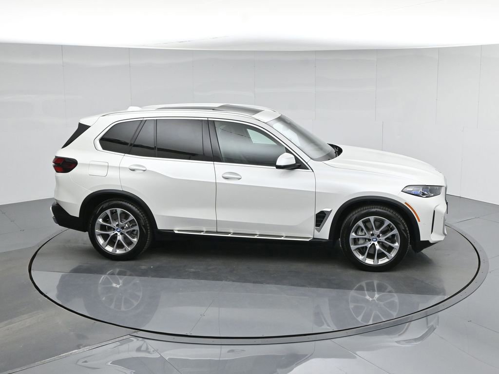 Used 2025 BMW X5 xDrive50e image 13